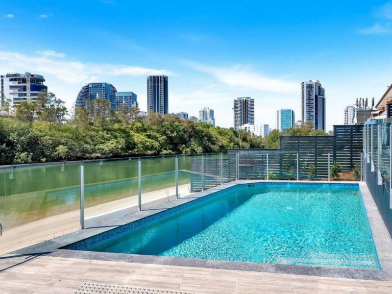602/9 Hooker Boulevard, Broadbeach Waters QLD 4218
