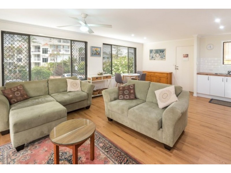 3/142 Surf Parade, Broadbeach QLD 4218