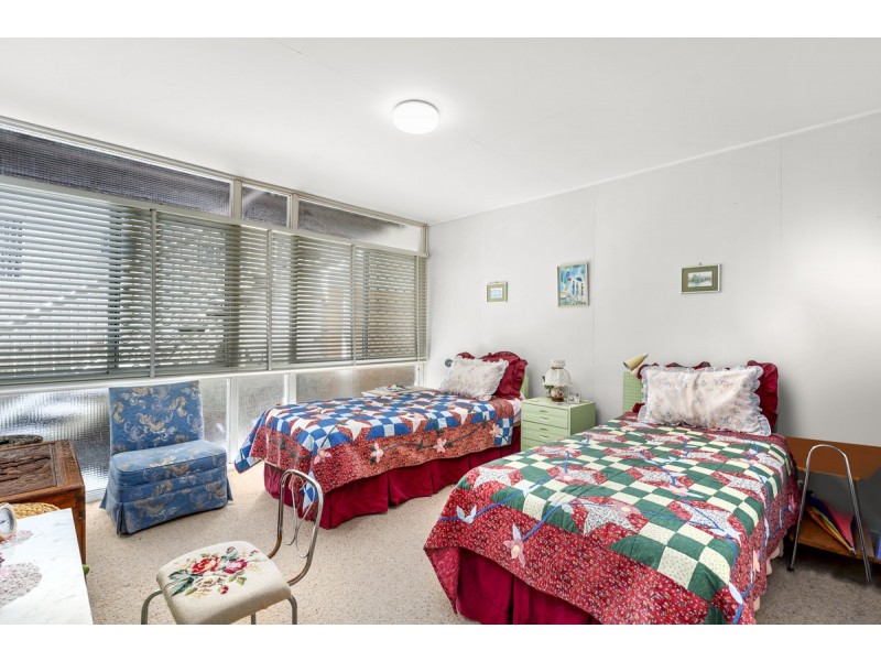 1/11 Anne Avenue, Broadbeach QLD 4218