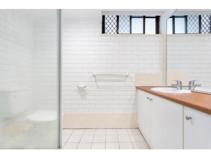 108/40 Surf Parade, Broadbeach QLD 4218