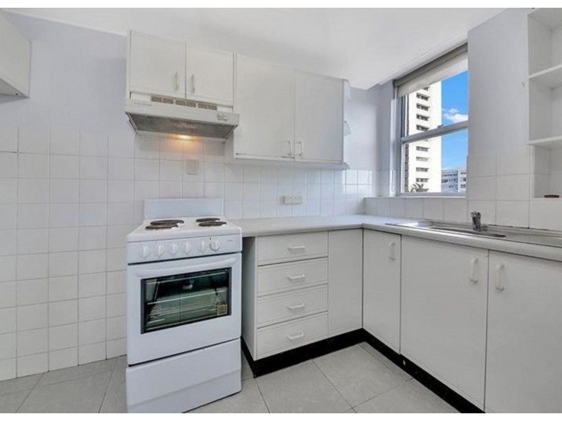 21/15 Pacific Street, Main Beach QLD 4217