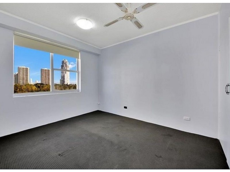 21/15 Pacific Street, Main Beach QLD 4217