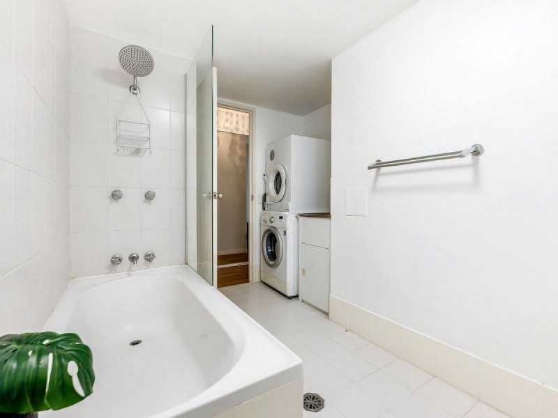 9/32 Second Avenue, Broadbeach QLD 4218