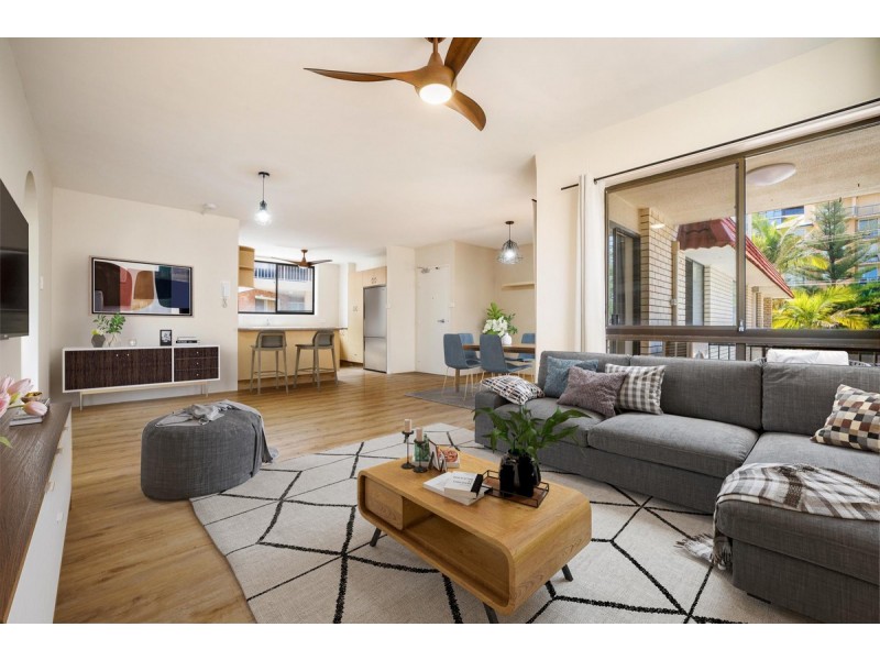 4/12 Second Avenue, Broadbeach QLD 4218