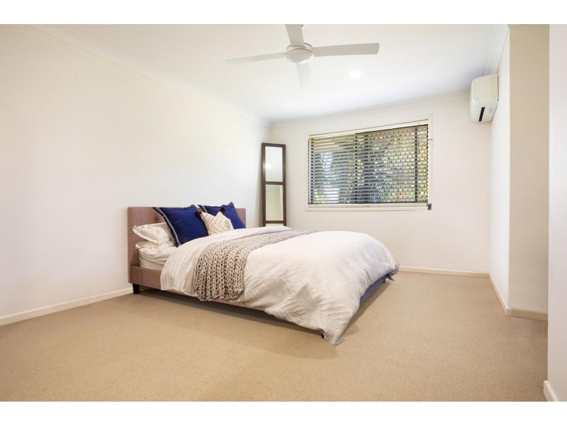 14 Sigatoka Place, Clear Island Waters QLD 4226