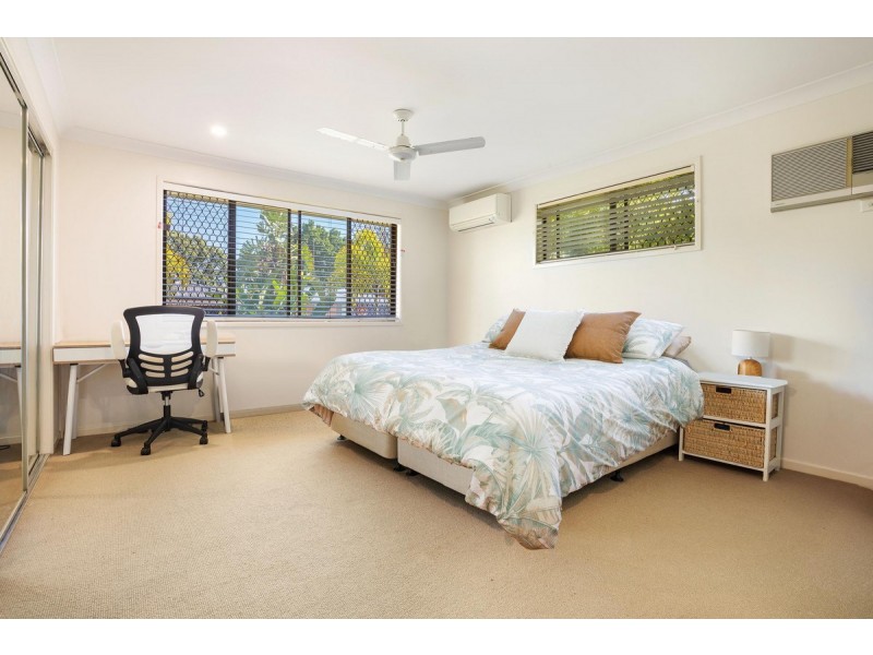 14 Sigatoka Place, Clear Island Waters QLD 4226