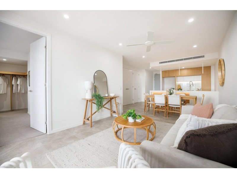 95 Old Burleigh Road, Broadbeach QLD 4218
