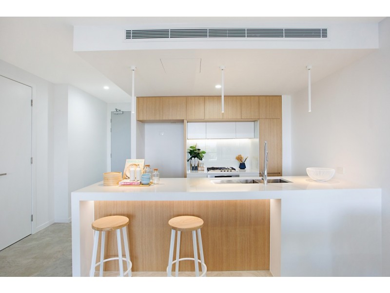 506/95 Old Burleigh Road, Broadbeach QLD 4218