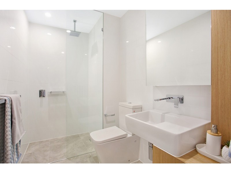 506/95 Old Burleigh Road, Broadbeach QLD 4218