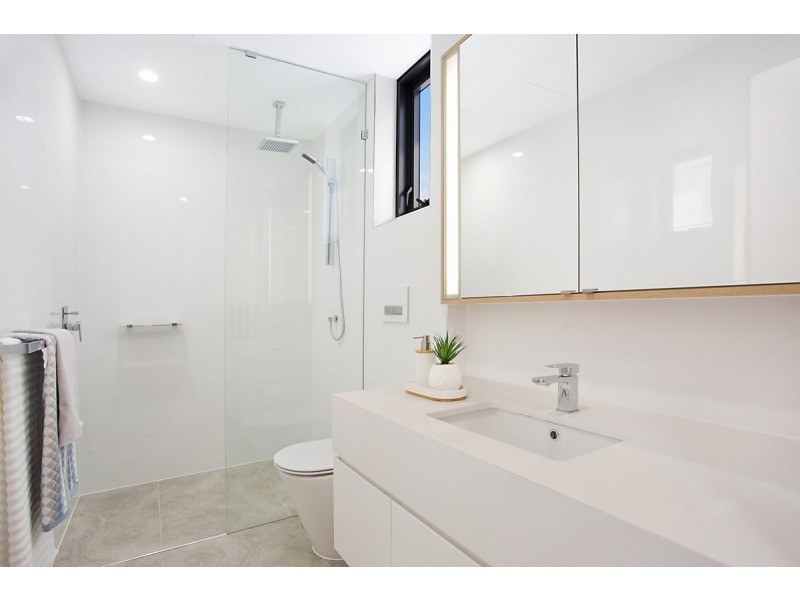 506/95 Old Burleigh Road, Broadbeach QLD 4218