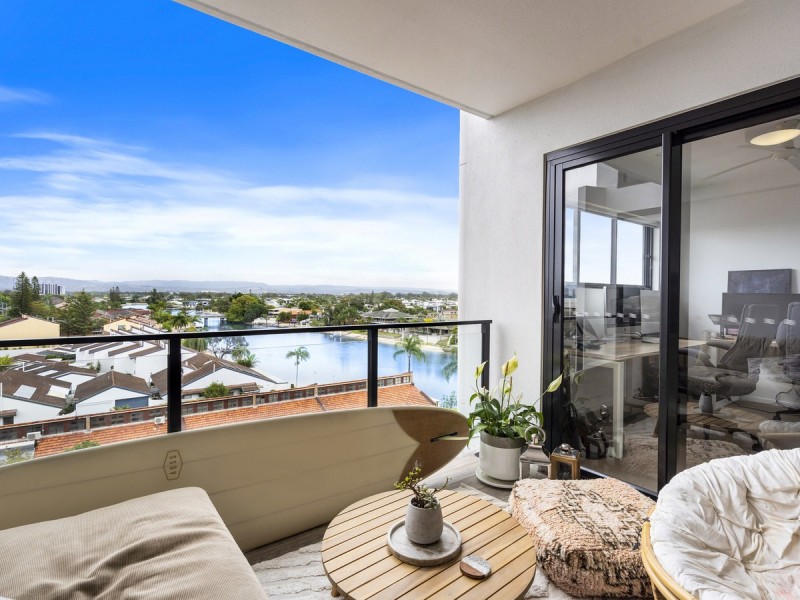 608/9 Hooker Boulevard, Broadbeach Waters QLD 4218