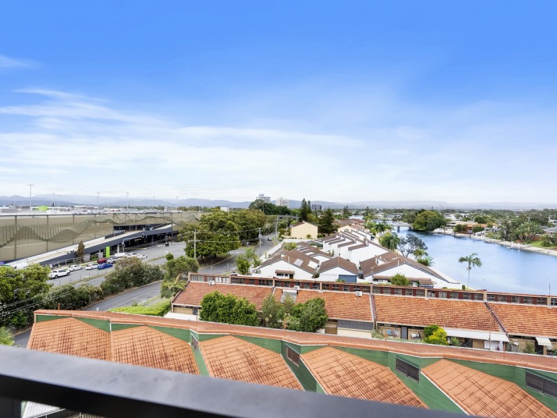 608/9 Hooker Boulevard, Broadbeach Waters QLD 4218