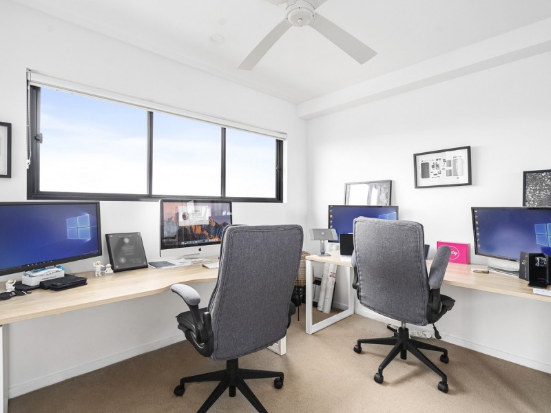 608/9 Hooker Boulevard, Broadbeach Waters QLD 4218