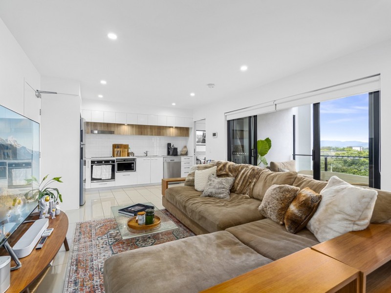 608/9 Hooker Boulevard, Broadbeach Waters QLD 4218