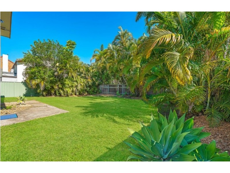 126 Ashmore Road, Benowa QLD 4217