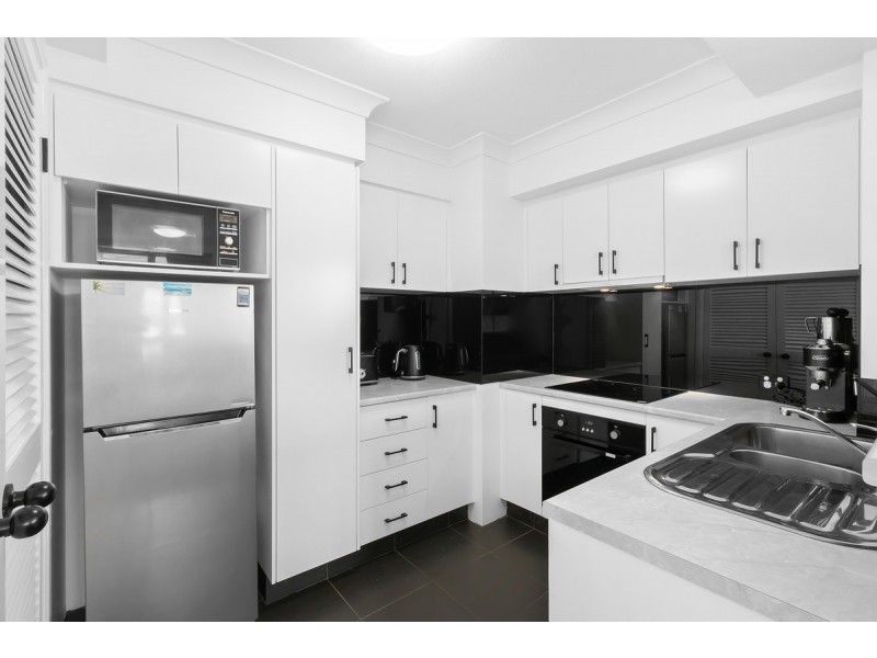 1087/2623-2633 Gold Coast Highway, Broadbeach QLD 4218