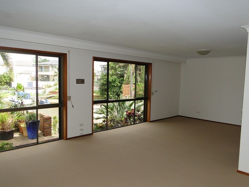 49 Blair Athol Crescent, Sorrento QLD 4217