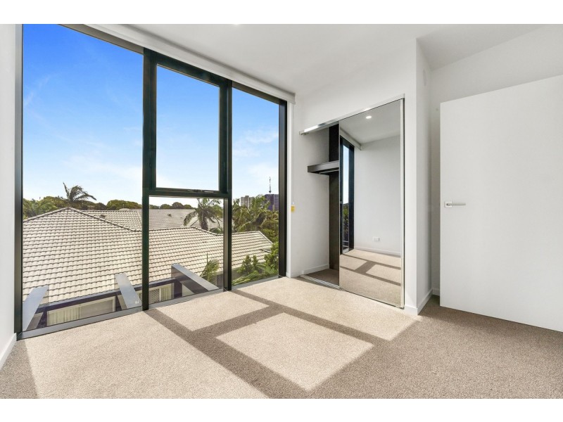 306/28 Second Avenue, Broadbeach QLD 4218