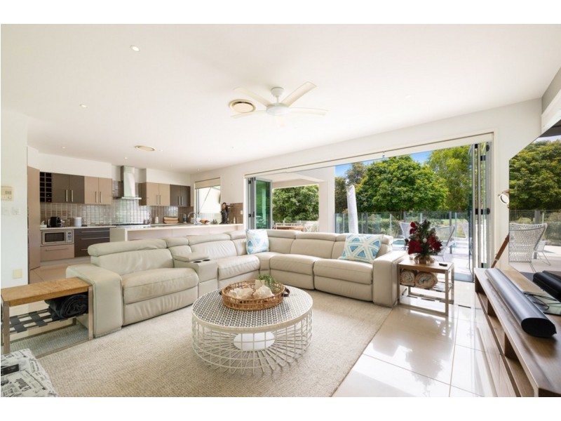 44 Lakelands Drive, Merrimac QLD 4226