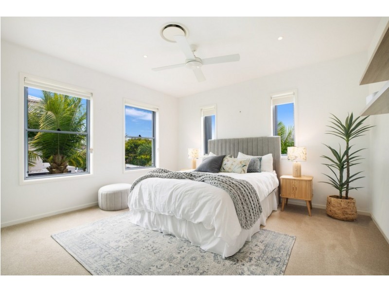 44 Lakelands Drive, Merrimac QLD 4226