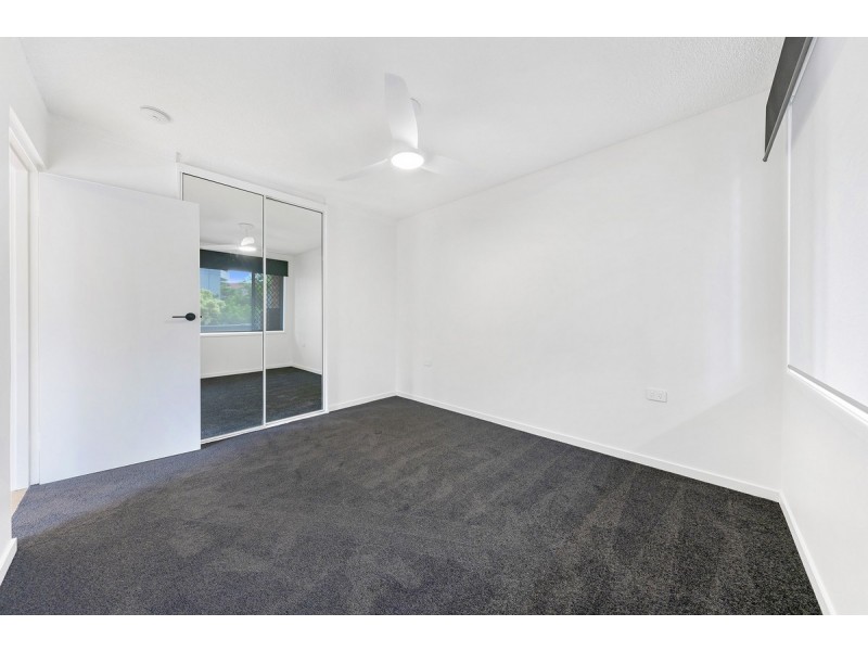 1/27 Enderley Avenue, Surfers Paradise QLD 4217