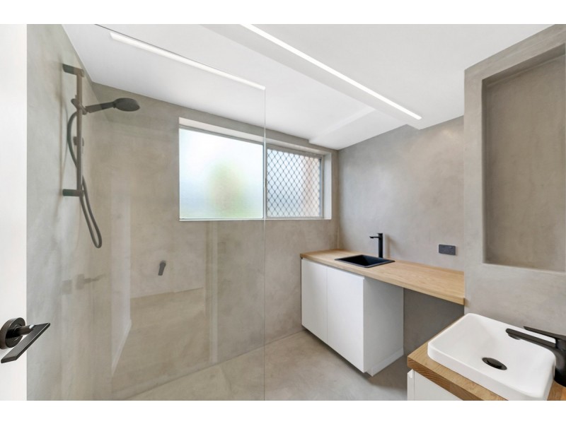 1/27 Enderley Avenue, Surfers Paradise QLD 4217