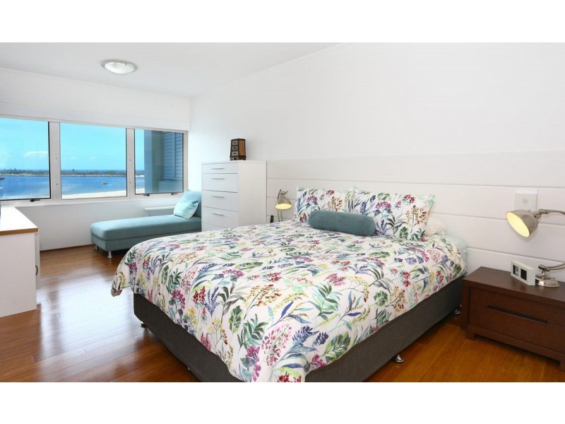 94/326 Marine Parade, Labrador QLD 4215