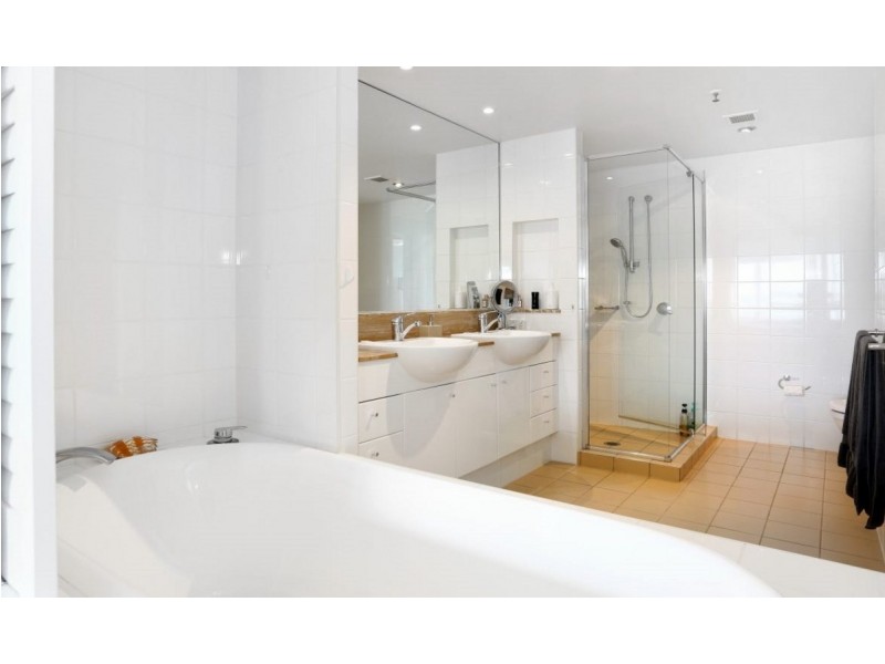 94/326 Marine Parade, Labrador QLD 4215