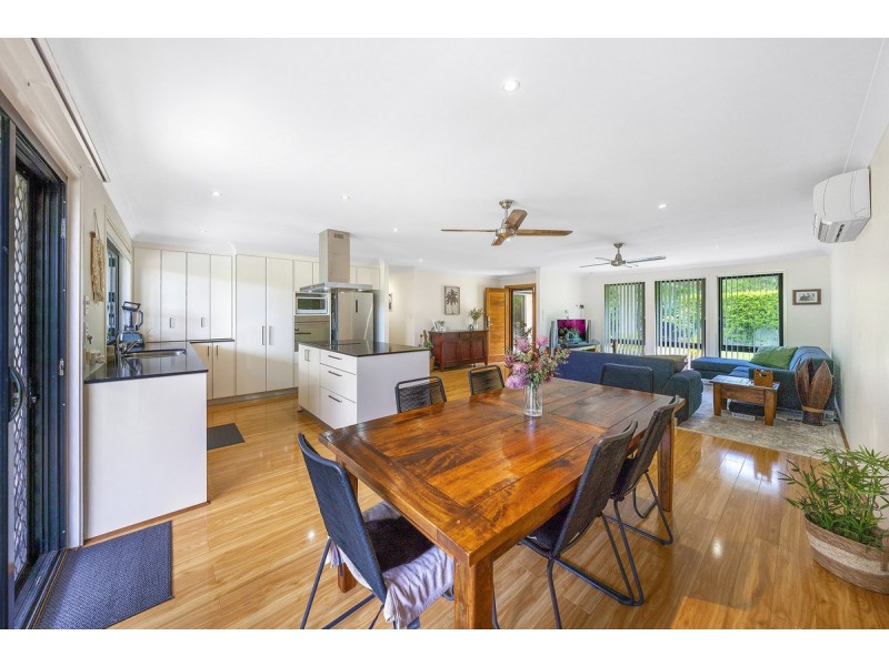 182 Tallebudgera Drive, Palm Beach QLD 4221