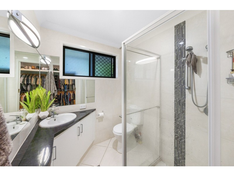 182 Tallebudgera Drive, Palm Beach QLD 4221