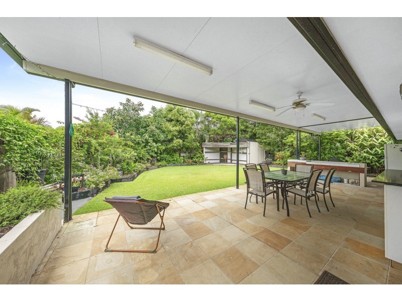 182 Tallebudgera Drive, Palm Beach QLD 4221