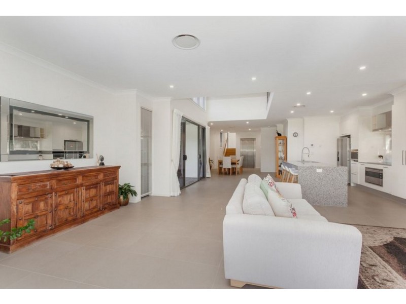 1/22 Andromeda Parade, Robina QLD 4226