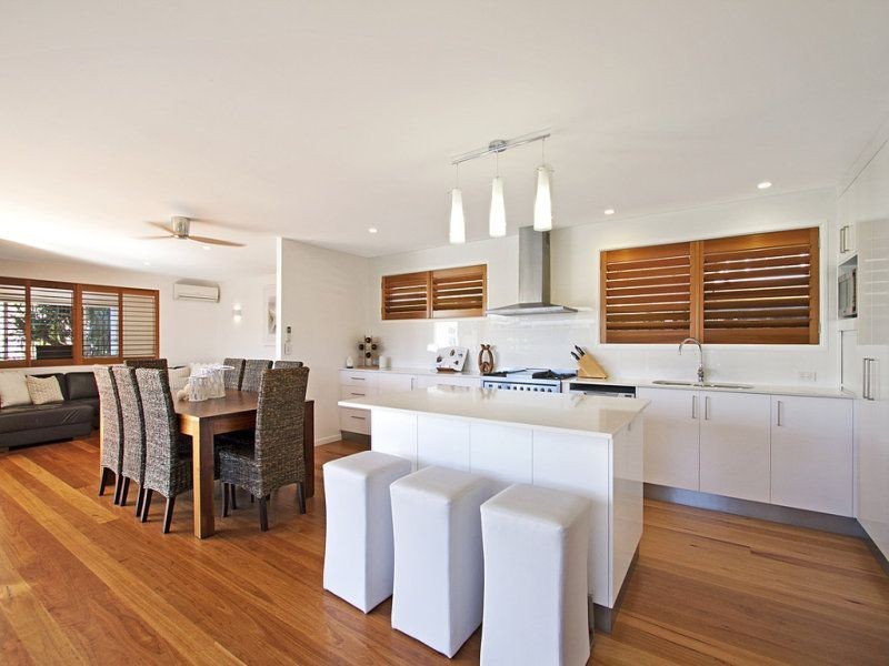 22 Petrel Avenue, Mermaid Beach QLD 4218