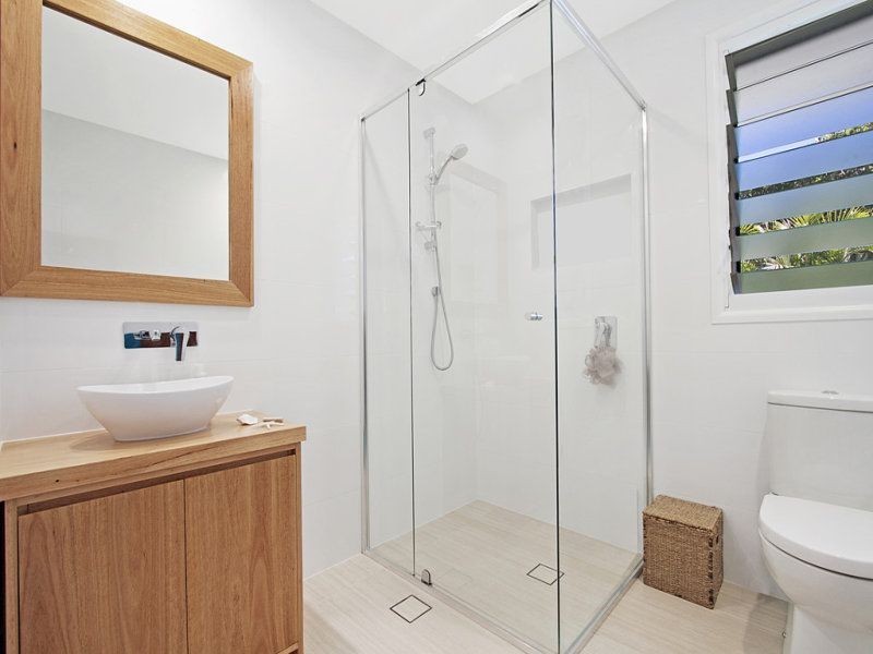 22 Petrel Avenue, Mermaid Beach QLD 4218