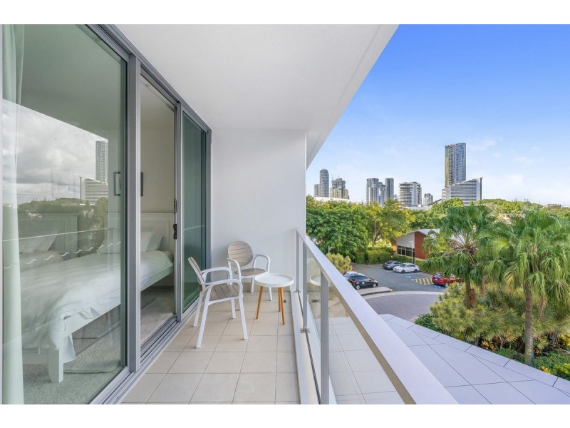2313/33 T E Peters Drive, Broadbeach Waters QLD 4218