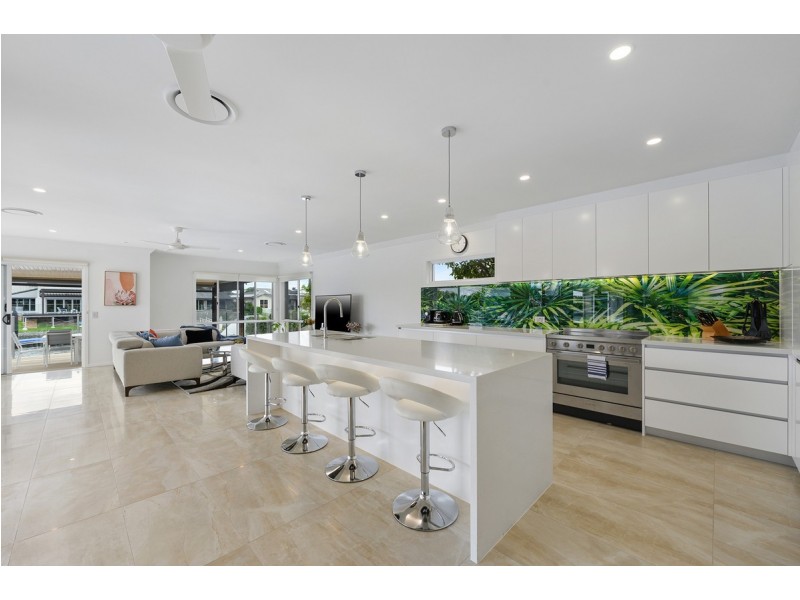 6 The Yardarm, Runaway Bay QLD 4216