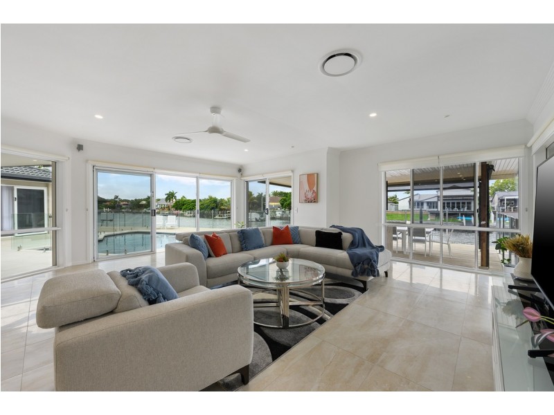6 The Yardarm, Runaway Bay QLD 4216