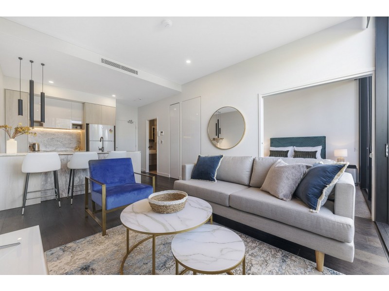 303/185 Old Burleigh Road, Broadbeach QLD 4218