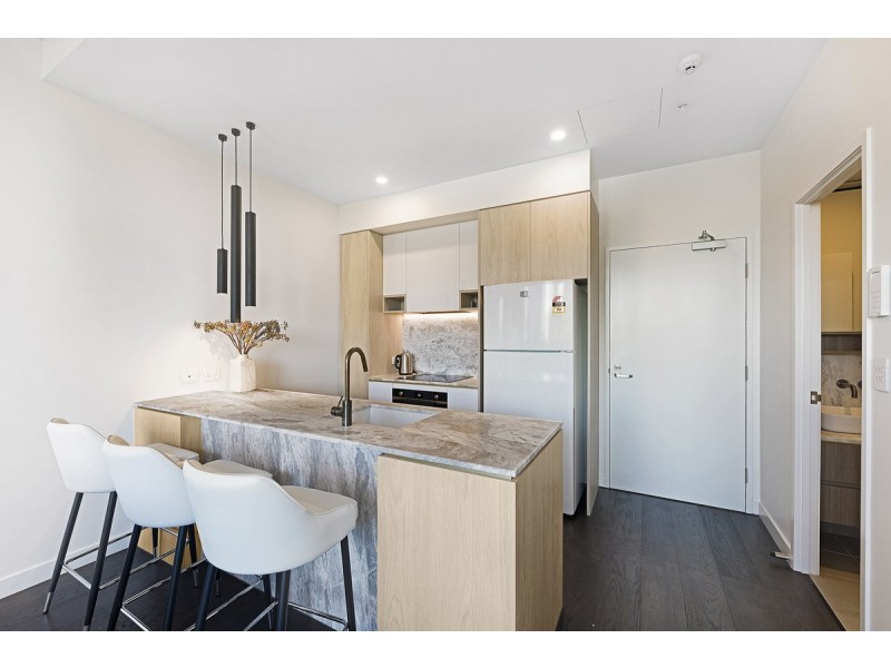 303/185 Old Burleigh Road, Broadbeach QLD 4218