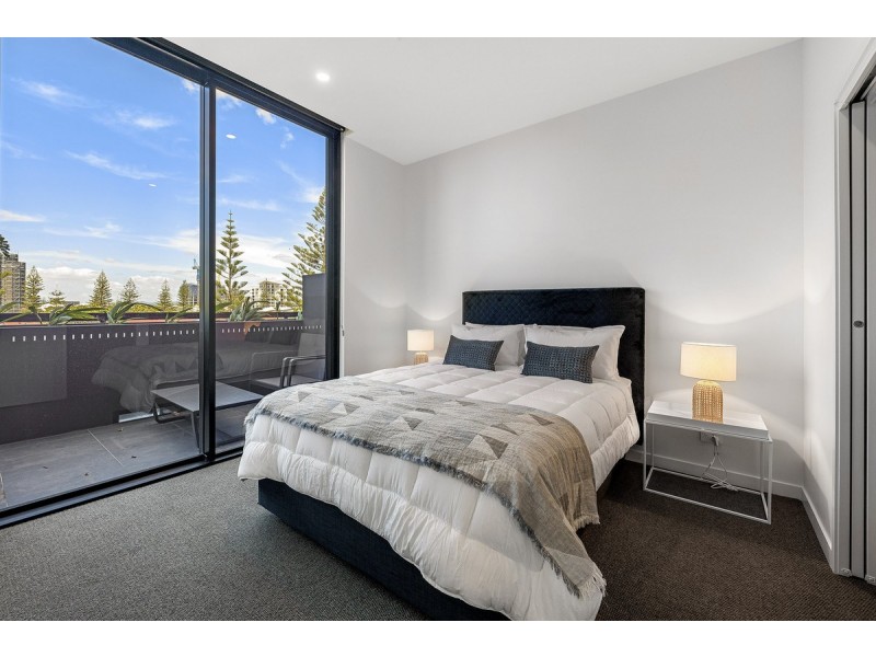 303/185 Old Burleigh Road, Broadbeach QLD 4218