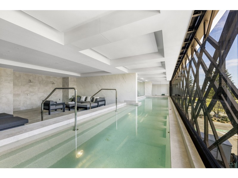 303/185 Old Burleigh Road, Broadbeach QLD 4218