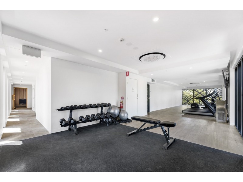 303/185 Old Burleigh Road, Broadbeach QLD 4218