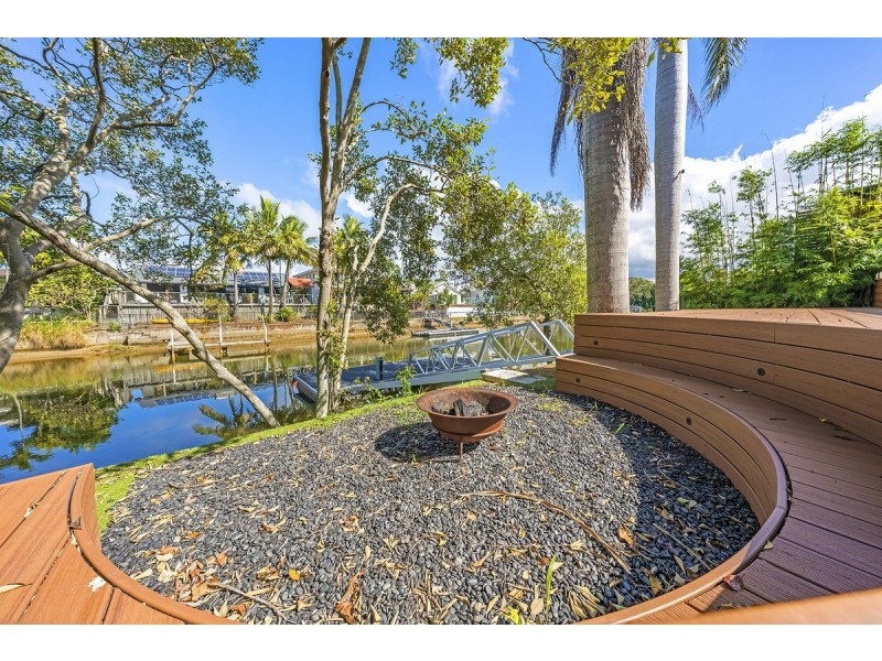8 Monterey Court, Broadbeach Waters QLD 4218