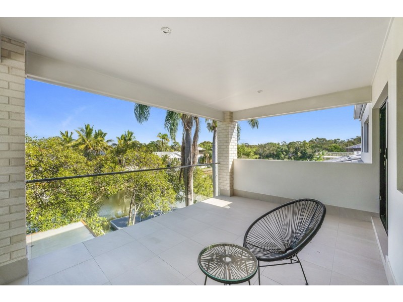 8 Monterey Court, Broadbeach Waters QLD 4218