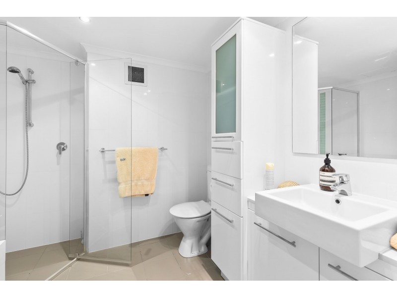 68/2940 Gold Coast Highway, Surfers Paradise QLD 4217