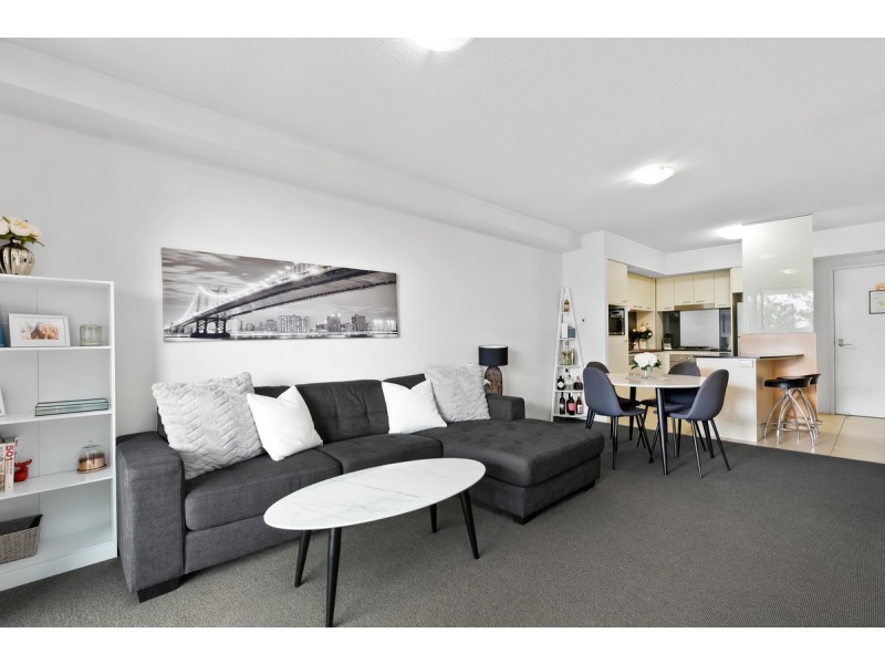 504/2685-2689 Gold Coast Highway, Broadbeach QLD 4218