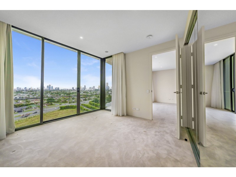 11104/2 The Lanes Boulevard, Mermaid Waters QLD 4218