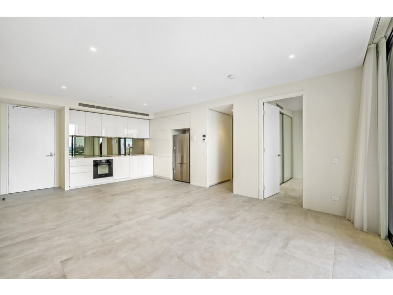 11104/2 The Lanes Boulevard, Mermaid Waters QLD 4218