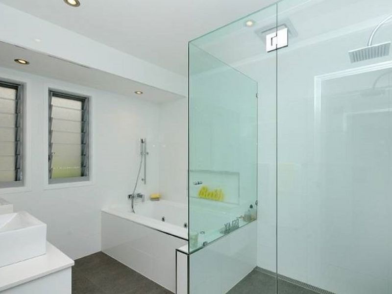 5 Kurrawa Avenue, Mermaid Beach QLD 4218