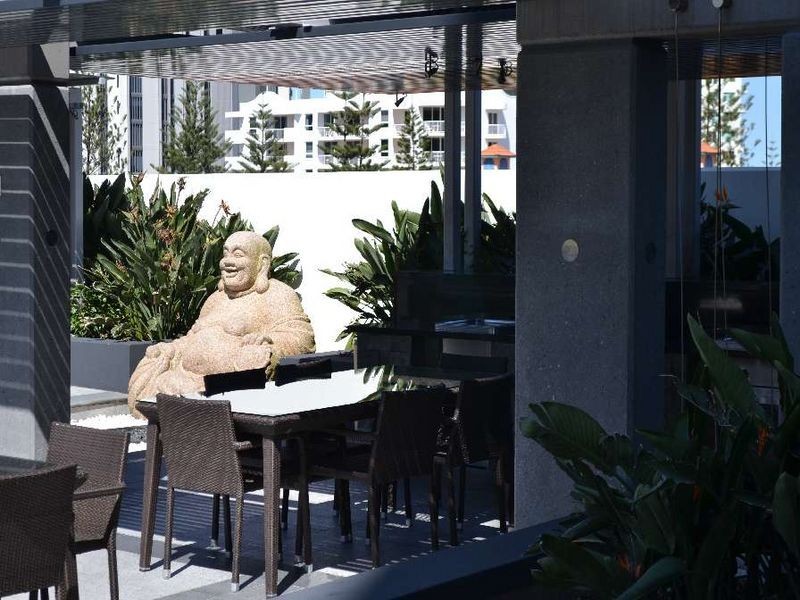 Mid Floor/4 Charles Avenue – Oracle, Broadbeach QLD 4218